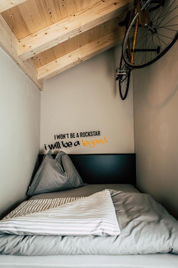 Boutique Apartments Old School Soll Luaran gambar