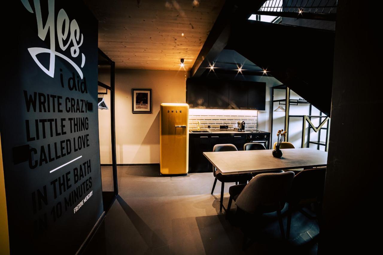Boutique Apartments Old School Soll Luaran gambar