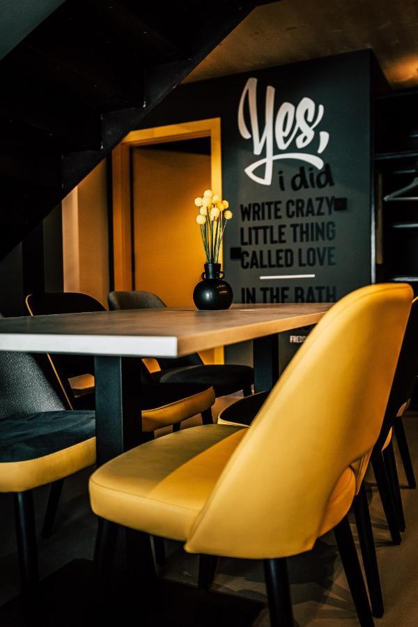 Boutique Apartments Old School Soll Luaran gambar