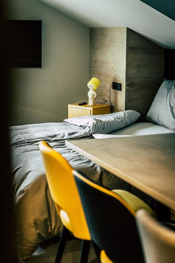 Boutique Apartments Old School Soll Luaran gambar