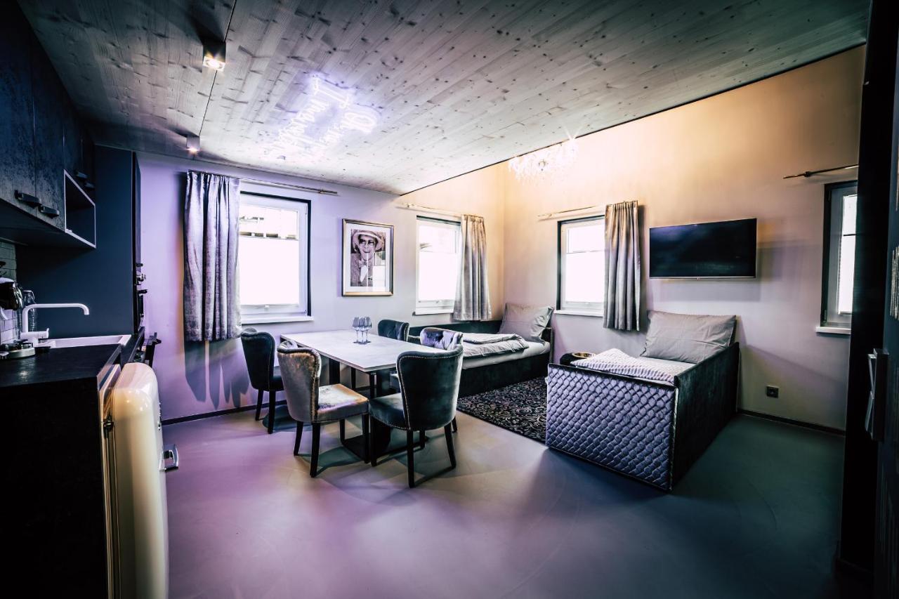 Boutique Apartments Old School Soll Luaran gambar