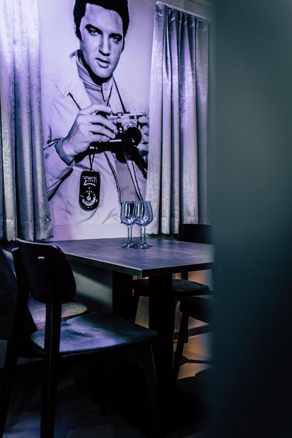 Boutique Apartments Old School Soll Luaran gambar