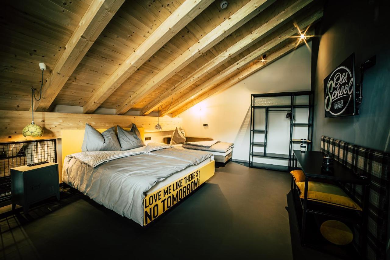 Boutique Apartments Old School Soll Luaran gambar
