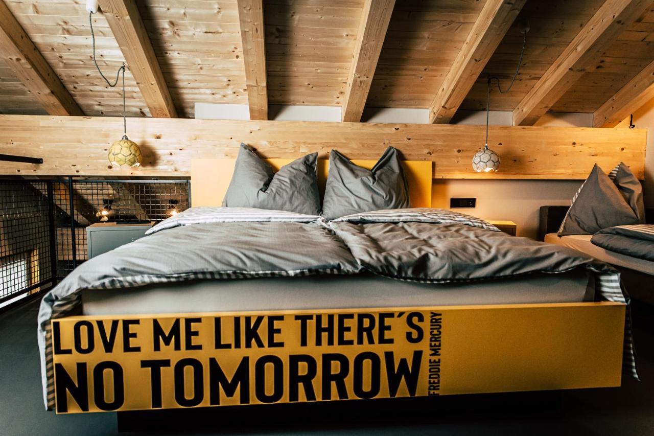 Boutique Apartments Old School Soll Luaran gambar