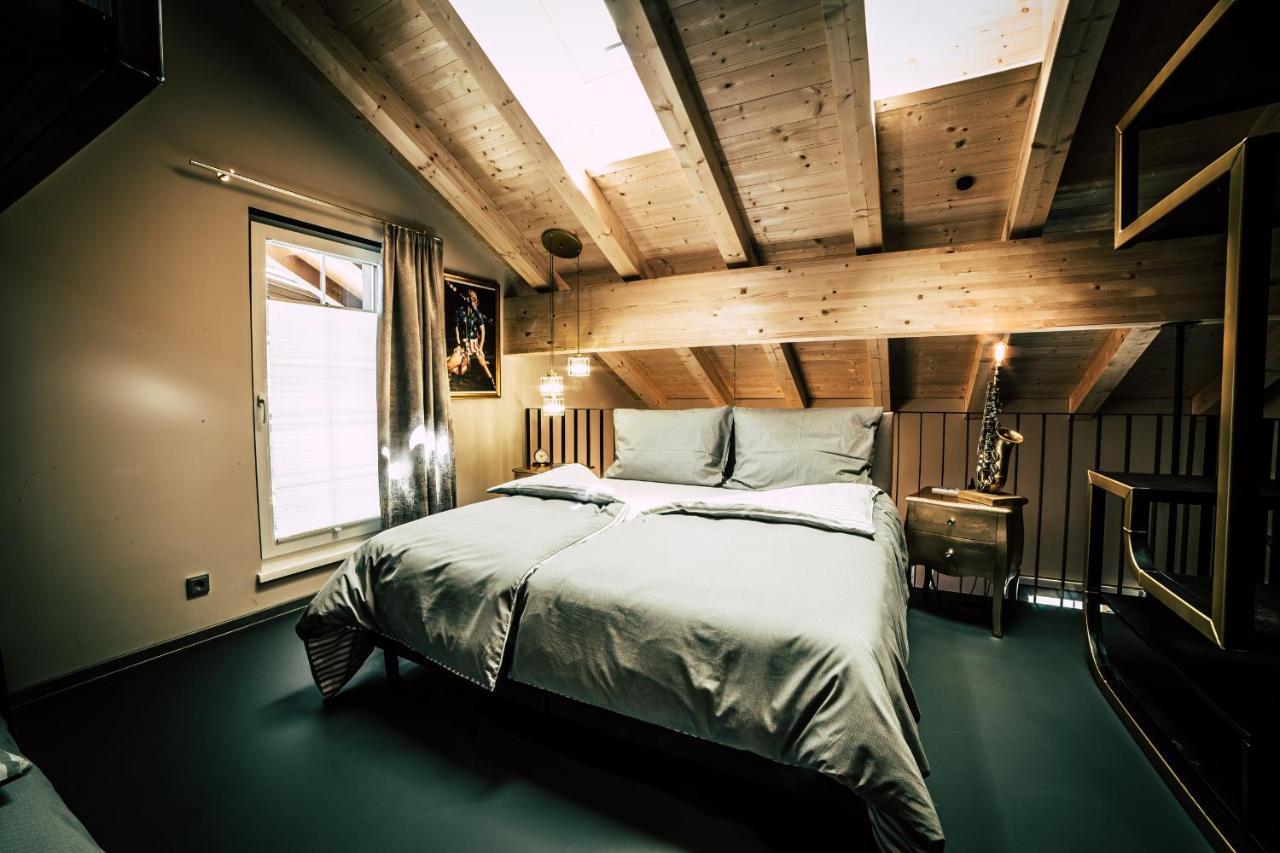 Boutique Apartments Old School Soll Luaran gambar