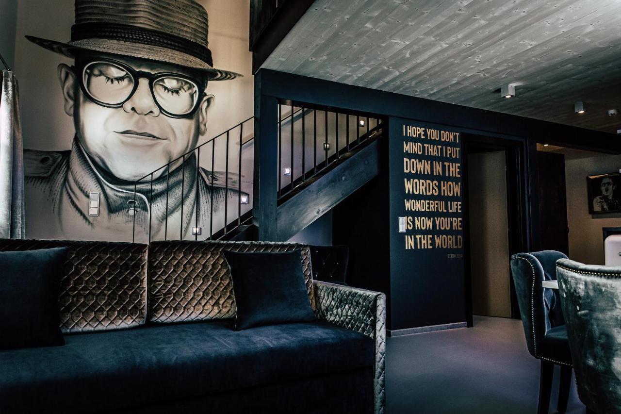 Boutique Apartments Old School Soll Luaran gambar